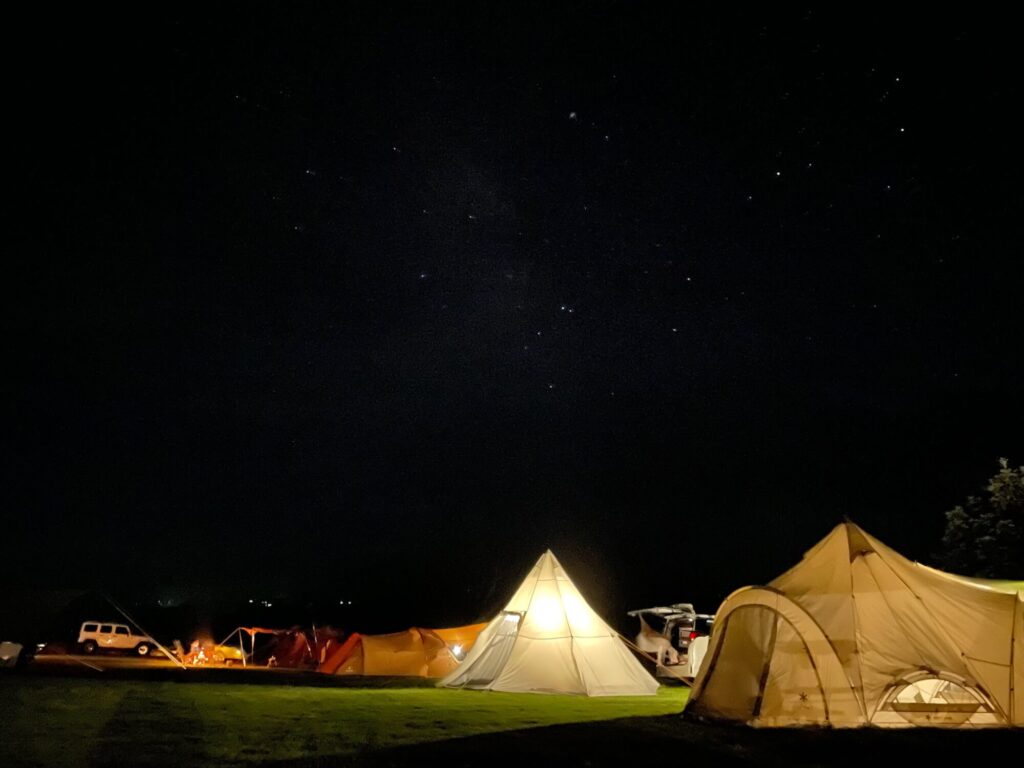 久住キャンプ場でのテントと星空